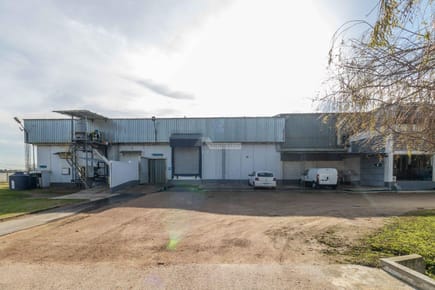 VENTA LOCAL GALPON DEPOSITO PLANTA INDUSTRIAL MELILLA LA REDENCION Y RUTA 5 CAMARAS DE FRIO
