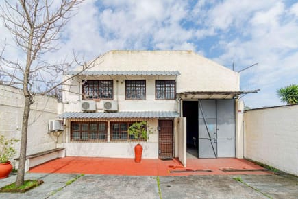 VENTA LOCAL GALPON DEPOSITO AIRES PUROS  1274 M2 CON SALIDA A 2 CALLES y MONTACARGAS