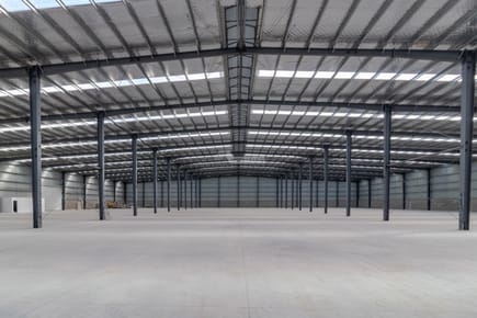 ALQUILER LOCAL GALPON DEPOSITO PASO DE LA ARENA CAMINO BAJO LA PETISA 1200m2 RAMPA MUELLES DE CARGA