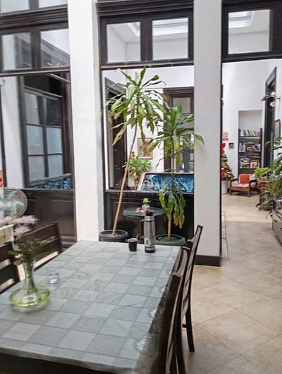 VENTA EDIFICIO CIUDAD VIEJA PIEDRAS Y JUAN CARLOS GOMEZ 753m2 edificados IMPECABLE