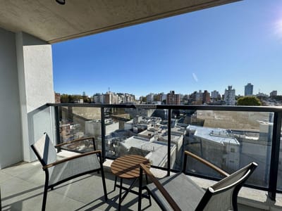 VENTA APARTAMENTO 2 DORMITORIOS POCITOS SOCA Y CHARRUA ED BULL PARRILLERO