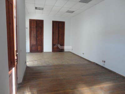 VENTA CASA LA  COMERCIAL 4 DORMITORIOS A 1 CUADRA DE ARENAL GRANDE Y AMÉZAGA