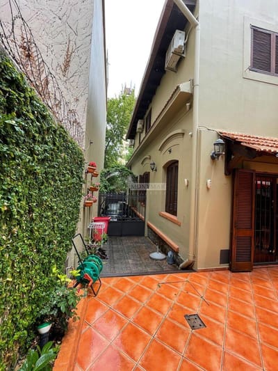 VENTA CASA 4 DORMITORIOS PUNTA CARRETAS JUAN M. PÉREZ Y ROQUE GRASERAS GARAJE PARA 3 AUTOS