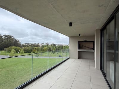 VENTA APARTAMENTO 2 DORMITORIOS LA CALETA Y AVENIDA DEL POLO ED NOVUS PARQUES PARRILLERO