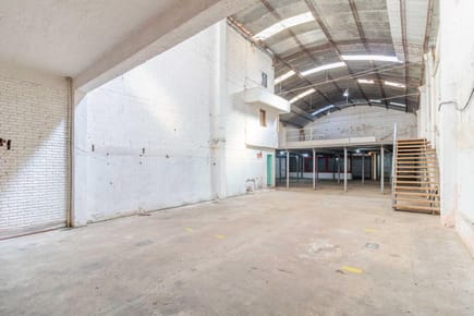 VENTA LOCAL GALPON DEPOSITO BARRIO SUR WILSON FERREIRA ALDUNATE Y GARDEL 600m2