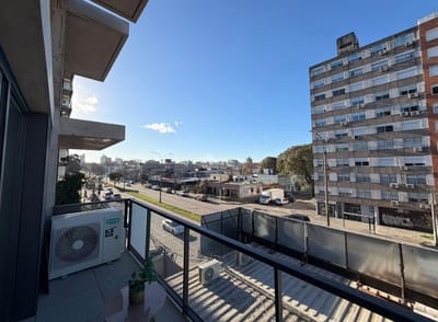 VENTA APARTAMENTO MONOAMBIENTE LA BLANQUEADA BATLLE Y ORDOÑEZ Y CARDAL ED. 01 VISTA AL FRENTE