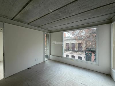 VENTA APARTAMENTO 1 DORMITORIO PALERMO MALDONADO Y TRUEBA PENTHOUSE FRENTE TERRAZA 33m2
