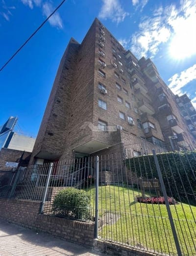 VENTA APARTAMENTO MALVIN 3 DORMITORIOS FRENTE A PLAZA ITALIA INMACULADO NUEVO EN EL MERCADO!