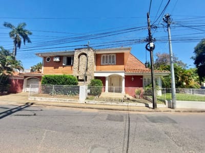 VENDO CASA EN ESQUINA - VILLA MORRA