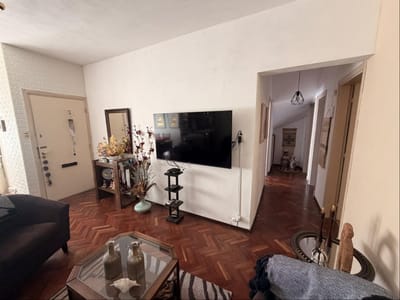 Casa en venta pocitos , 2 dormitorios, 2 baños, patio, barbacoa, garaje para dos autos. PEYROU
