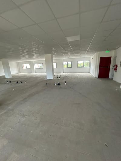 VENTA/ALQUILER DE OFICINA EN EJE CORPORATIVO
