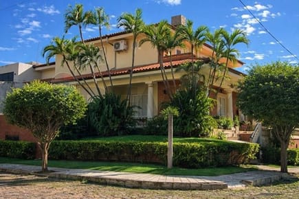 Casa En Las Lomas,  Ubicacion Y Funcionalidad