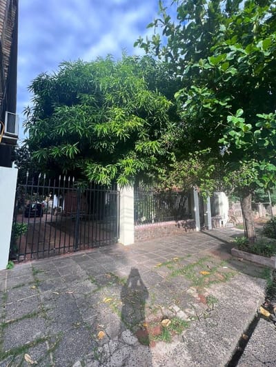 VENDO CASA A REMODELAR EN LAMBARE