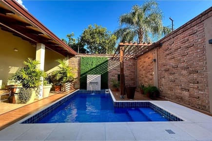 Venta de hermosa casa CAMBYRETÁ, ITAPÚA