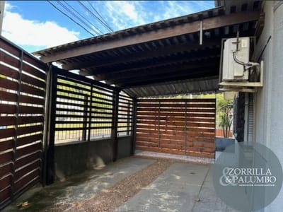 Casa en venta de 2 dormitorios c/ cocheras en Colón !!