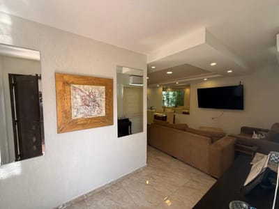 CASA MINIMALISTA EN VENTA – FERNANDO DE LA MORA, ZONA NORTE