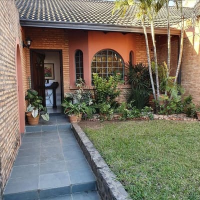 Residencia En Itá Enramada, Asunción