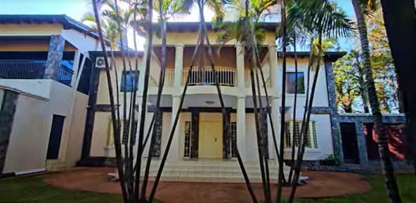 Casa para uso comercial o vivienda de 2.100 m² San lorenzo (z/ shopping pinedo)