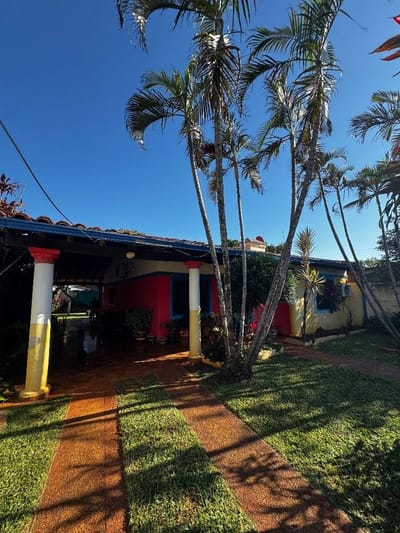 Vendo casa en luque barrio Loma Merlo