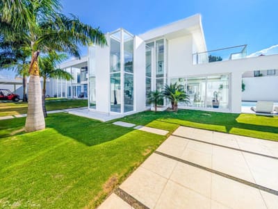 Casa En Venta De Lujo Totalmente Amoblada - Zona  Oeste