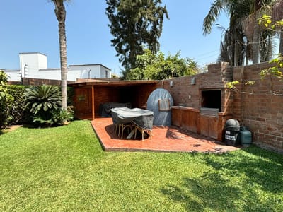 SE VENDE EXCLUSIVA CASA DE 1050M2 EN LA MOLINA