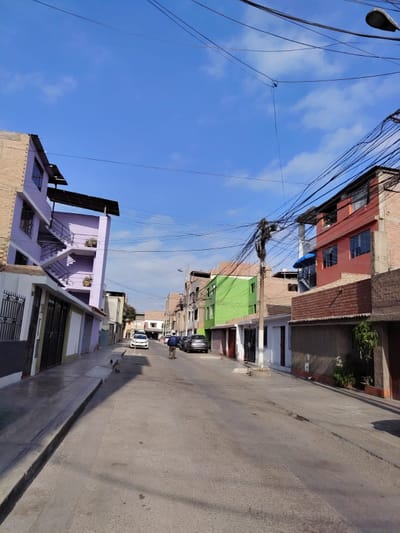 VENDO CASA COMO TERRENO URB. SAN JUAN ZONA D EN SJM