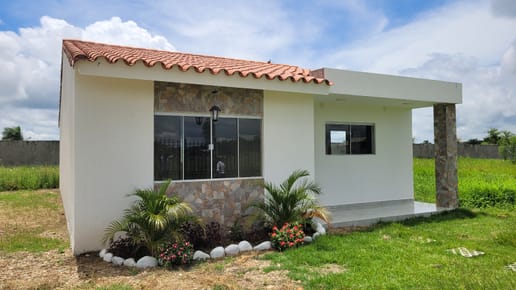 CASAS ECONOMICAS EN ZONA NORTE/ Av. Banzer