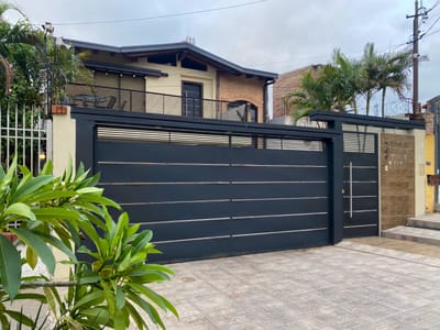 Vendo casa de 3 dormitorios en Sajonia – Gs. 1.190.000.000