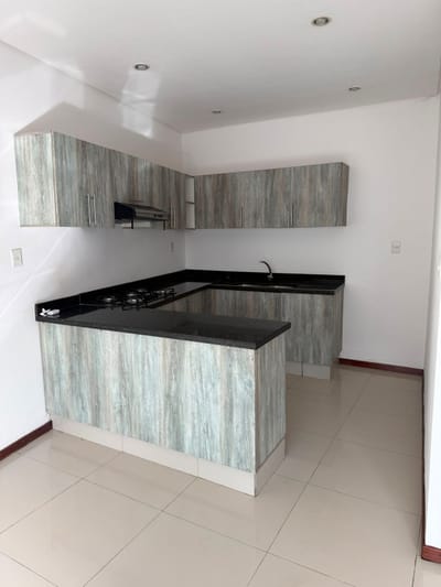 ALQUILO DUPLEX EN LUQUE