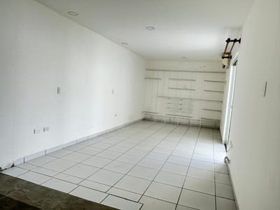 CASA SEMI AMOBLADA EN ALQUILER – CONDOMINIO SANTA CRUZ DE LAS COLINAS (URUBÓ)