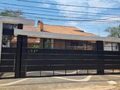 VENDO LUJOSA CASA EN FERNANDO DE LA MORA ZONA NORTE