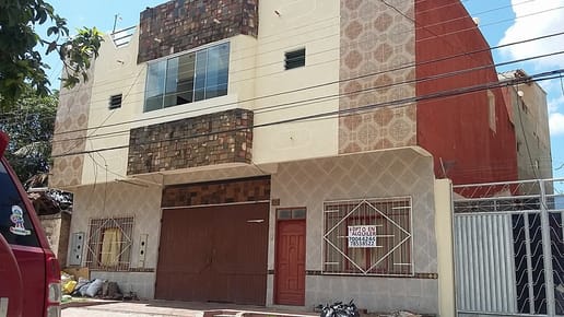 EN ANTICRETICO DEPARTAMENTO DE 3 DORMS (3er Anillo Zona Expocruz)