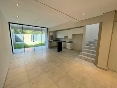 Alquilo Duplex con Piscina a Estrenar. Luque. COD 059