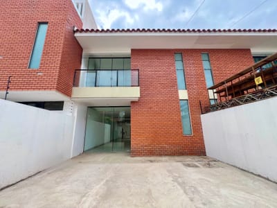Casa En Venta De 3 Suites Zona Oeste 5to Anillo