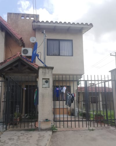 CASA ESTILO DUPLEX EN VENTA – ZONA EL REMANSO III - CONDOMINIO "LA COLINA"