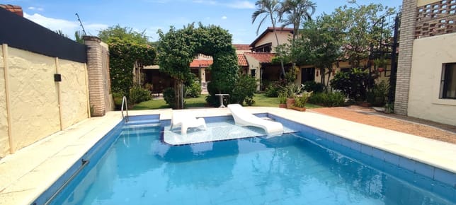 Vendo Casa de 5 Dormitorios con Piscina a 6 Min del colegio Cristo Rey 