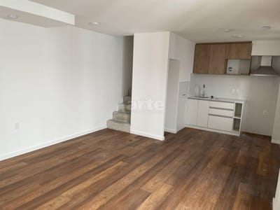 Venta con RENTA 2 dorm con azotea y parrillero propio