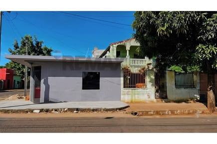 Propiedad Comercial En Esquina