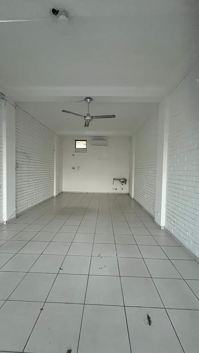 LOCAL Sobre Av. Mutualista 2do/3er. Anillo