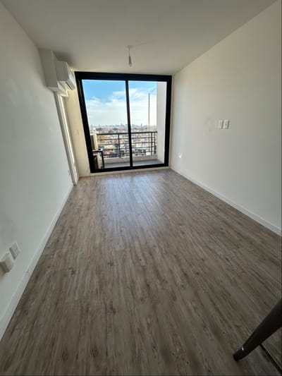 Venta apartamento 3 cruces de  un dormitorio con terraza y Renta activa