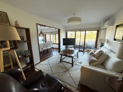 Venta apartamento frente al golf de 2 dormitorios garaje y parrillero propio