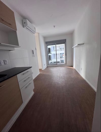 Alquiler de apartamento La Blanqueada de 1 dormtorio y garaje. Barbacoa y gym