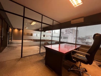 ALQUILER  OFICINA CIUDAD VIEJA CON GARAGE