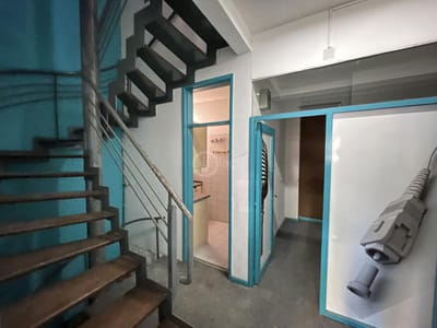 Casa de estilo,  ideal empresa, infinidad de posibilidades, varios ambientes.