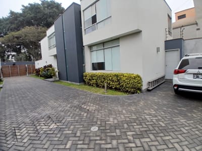 VENTA DE CASA LA MOLINA VIEJA 