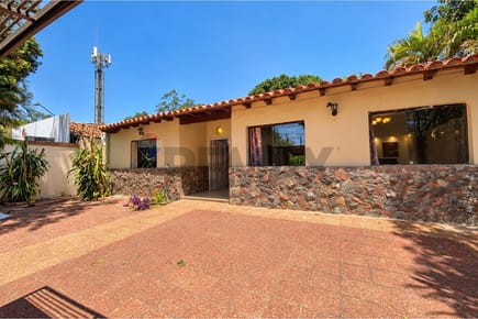 Casa - Alquiler - San Jorge, Asunción, Paraguay, Es lo que buscas!