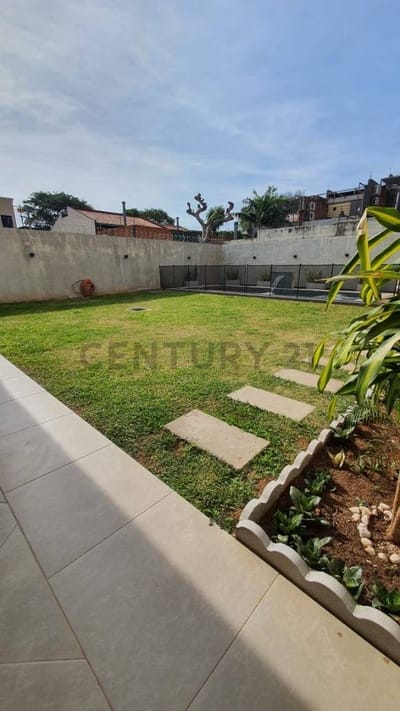 VENTA DE EXCLUSIVA RESIDENCIA EN FERNANDO DE LA MORA ZONA NORTE | ID: 50130