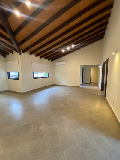 VENDO O ALQUILO CASA TODA EN PLANTA BAJA EN LAS LOMAS