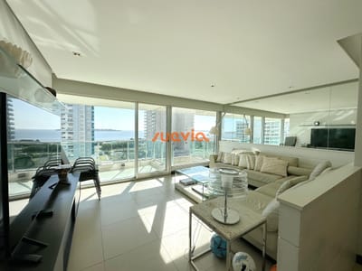 Apartamento en venta  de 3 dormitorios en suite en edificio Gala Tower, Punta del Este.