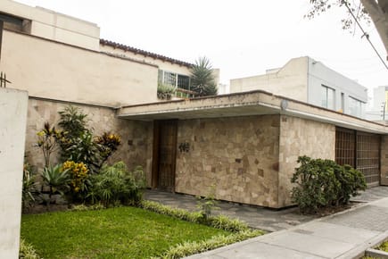 SE VENDE AMPLIO DEPARTAMENTO EN SAN ISIDRO